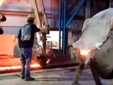 Mae'r Manipulator Casting Multifunctional yn un o'r Fforn, a ddefnyddir ar gyfer y diwydiant casting